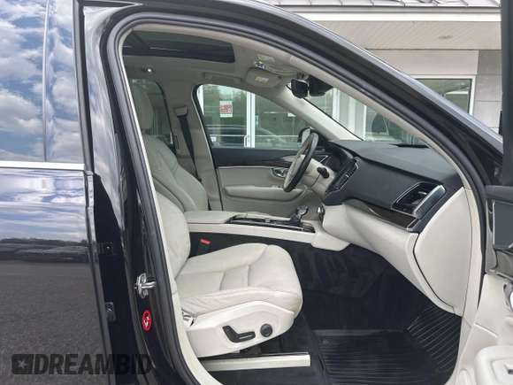 2016 Volvo XC90 T6 Momentum с VIN YV4A22PK7G1092761, выставлен на аукционе IAAI как лот 42497650 с пробегом 119 018 миль миль и . История ставок и продаж доступна на DreamBid. Изображение 5.