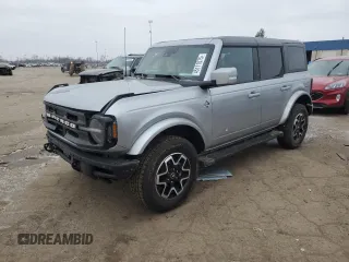 2024 Ford Bronco Outer Banks with VIN 1FMDE8BH4RLA68877, listed as a Copart auction lot 45111075 with 3,901 mi miles and Salvage Title. Bid and sale history available at carsss.com. Image 1.