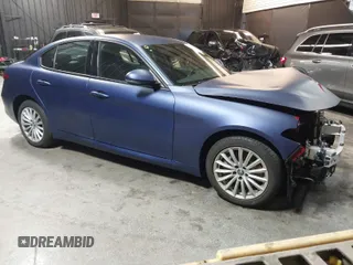 2023 Alfa Romeo Giulia with VIN ZARFANANXP7670760, listed as a IAAI auction lot 41754625 with 9,264 mi miles. Bid and sale history available at carsss.com. Image 1.