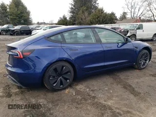 2025 Tesla Model 3 Long Range with VIN 5YJ3E1EA7SF889678, listed as a Copart auction lot 42952045 with 521 mi miles and Salvage Title. Bid and sale history available at DreamBid. Image 3.