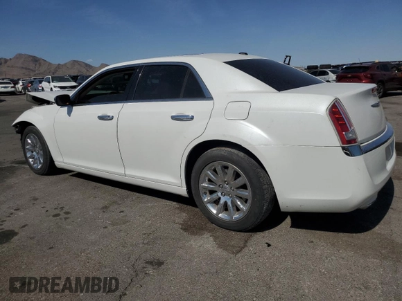 2012 Chrysler 300 C z VIN 2C3CCAET6CH195930, wystawiony jako Copart lot #54779835 z przebiegiem 103 022 mil mil oraz Szkoda całkowita • Salvage title. Historia ofert i sprzedaży dostępna na DreamBid. Obrazek 2.