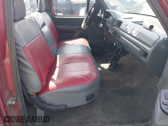 1992 Ford F-150 with VIN 1FTDF15N8NKA81612, listed as a IAAI auction lot 42150832 with 197,745 mi miles and . Bid and sale history available at DreamBid. Image 5.