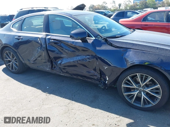2017 Volvo S90 Momentum z VIN YV1102AK0H1012018, wystawiony jako IAAI lot #42014173 z przebiegiem 155 159 mil mil oraz . Historia ofert i sprzedaży dostępna na DreamBid. Obrazek 6.