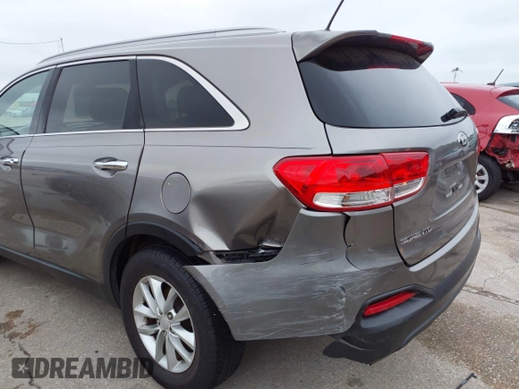 2016 Kia Sorento LX with VIN 5XYPG4A38GG114164, listed as a IAAI auction lot 42105518 with 95,892 mi miles. Bid and sale history available at carsss.com. Image 6.