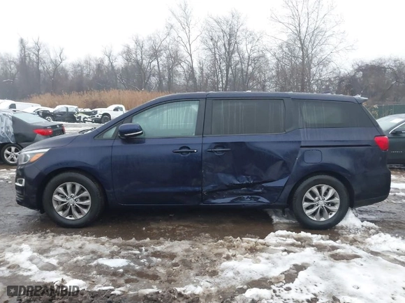 2019 Kia Sedona EX with VIN KNDMB5C17K6570137, listed as a IAAI auction lot 41568061 with 75,453 mi miles. Bid and sale history available at carsss.com. Image 14.