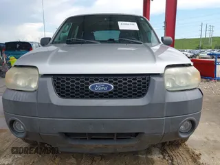 2006 Ford Escape XLT z VIN 1FMYU03106KD36056, wystawiony jako IAAI lot #42806356 z przebiegiem 175 183 mil mil oraz . Historia ofert i sprzedaży dostępna na DreamBid. Obrazek 6.