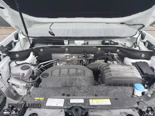 2024 Volkswagen Atlas SE z VIN 1V2JE2CA9RC238428, wystawiony jako IAAI lot #41340830 z przebiegiem 6 992 mil mil oraz . Historia ofert i sprzedaży dostępna na DreamBid. Obrazek 10.