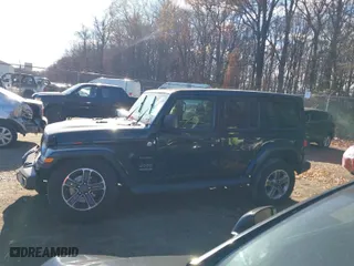 2020 Jeep Wrangler Unlimited North Edition with VIN 1C4HJXEN2LW221842, listed as a IAAI auction lot 41030002 with 86,576 mi miles. Bid and sale history available at carsss.com. Image 15.