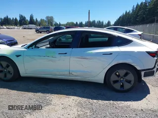 2023 Tesla Model 3 z VIN 5YJ3E1EA7PF611306, wystawiony jako IAAI lot #42826820 z przebiegiem 24 422 mil mil oraz . Historia ofert i sprzedaży dostępna na DreamBid. Obrazek 15.
