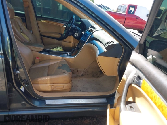 2004 Acura TL with VIN 19UUA66254A055751, listed as a IAAI auction lot 42000133 with 231,872 mi miles. Bid and sale history available at carsss.com. Image 5.