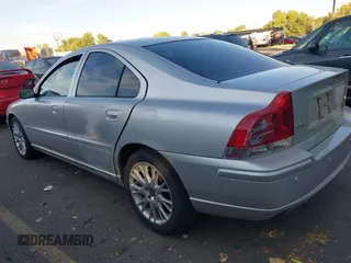 2006 Volvo S60 2.4L Turbo with VIN YV1RS547662506204, listed as a IAAI auction lot 40511738 with 155,457 mi miles. Bid and sale history available at carsss.com. Image 3.