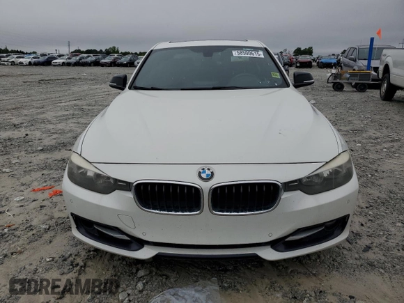 2014 BMW 3 Series 328i z VIN WBA3A5C57EF606136, wystawiony jako Copart lot #58500615 z przebiegiem Nie podano mil oraz Szkoda całkowita • Salvage title. Historia ofert i sprzedaży dostępna na DreamBid. Obrazek 5.