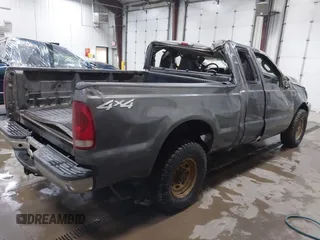 2004 Ford F-250 XL z VIN 1FTNX21L54EA40055, wystawiony jako IAAI lot #41363730 z przebiegiem Nie podano mil oraz . Historia ofert i sprzedaży dostępna na DreamBid. Obrazek 4.
