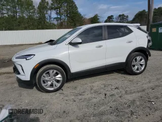 2024 Buick Encore GX Preferred z VIN KL4AMCSL2RB001860, wystawiony jako Copart lot #50561185 z przebiegiem 34 854 mil mil oraz Szkoda całkowita • Salvage title. Historia ofert i sprzedaży dostępna na DreamBid. Obrazek 1.