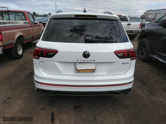 2022 Volkswagen Tiguan SE R-Line Black with VIN 3VVCB7AX0NM029502, listed as a IAAI auction lot 40141730 with 41,362 mi miles. Bid and sale history available at carsss.com. Image 16.