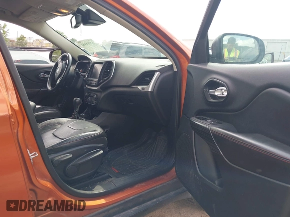 2015 Jeep Cherokee Trailhawk с VIN 1C4PJMBS8FW757154, выставлен на аукционе IAAI как лот 42591946 с пробегом 163 740 миль миль и . История ставок и продаж доступна на DreamBid. Изображение 5.