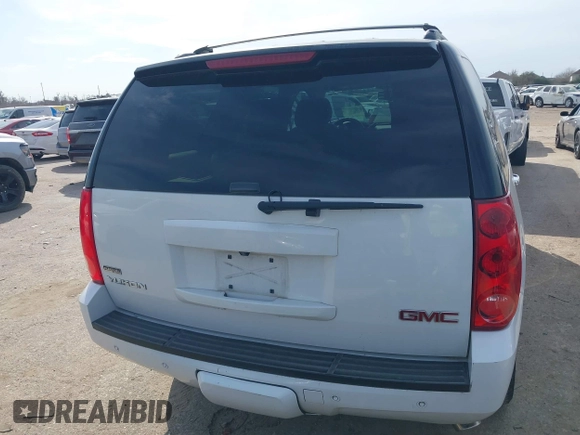 2011 GMC Yukon SLT with VIN 1GKS1CE03BR347941, listed as a IAAI auction lot 41637343 with 198,830 mi miles. Bid and sale history available at carsss.com. Image 17.