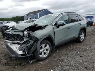 2020 Toyota RAV4 XLE z VIN 2T3P1RFV7LC140552, wystawiony jako Copart lot #61168725 z przebiegiem 114 033 mil mil oraz Szkoda całkowita • Salvage title. Historia ofert i sprzedaży dostępna na DreamBid. Obrazek 1.