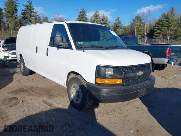 2014 Chevrolet Express Cargo Van with VIN 1GCWGGBA6E1122934, listed as a IAAI auction lot 40999693 with 194,565 mi miles. Bid and sale history available at carsss.com. Image 1.