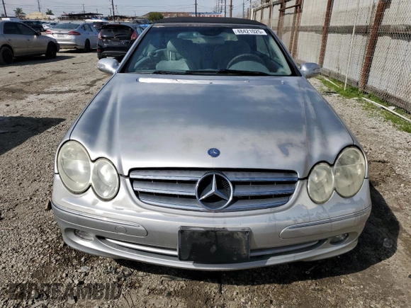 2004 Mercedes-Benz CLK 320 z VIN WDBTK65G24T032144, wystawiony jako Copart lot #48421025 z przebiegiem 157 180 mil mil oraz Szkody całkowita. Historia ofert i sprzedaży dostępna na DreamBid. Obrazek 5.