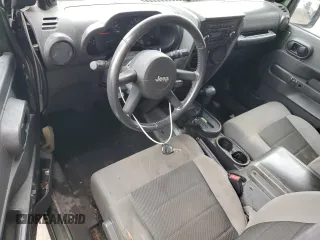 2008 Jeep Wrangler Unlimited X z VIN 1J4GA39168L584918, wystawiony jako Copart lot #56888305 z przebiegiem 213 274 mil mil oraz Czysty tytuł • Clean title. Historia ofert i sprzedaży dostępna na DreamBid. Obrazek 8.
