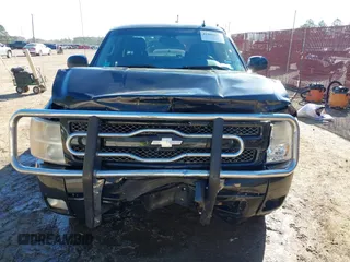 2011 Chevrolet Silverado 1500 LT with VIN 3GCPKSE33BG320029, listed as a IAAI auction lot 41805671 with 110,000 mi miles. Bid and sale history available at carsss.com. Image 6.