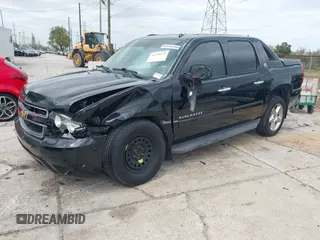 2013 Chevrolet Avalanche LT with VIN 3GNMCFE04DG120235, listed as a IAAI auction lot 41739179 with 77,861 mi miles and . Bid and sale history available at DreamBid. Image 2.