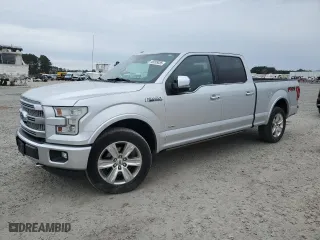 2015 Ford F-150 XLT w/HD Payload Pkg with VIN 1FTFW1EG3FFC28424, listed as a Copart auction lot 48205035 with 267,354 mi miles and Clean Title. Bid and sale history available at carsss.com. Image 1.