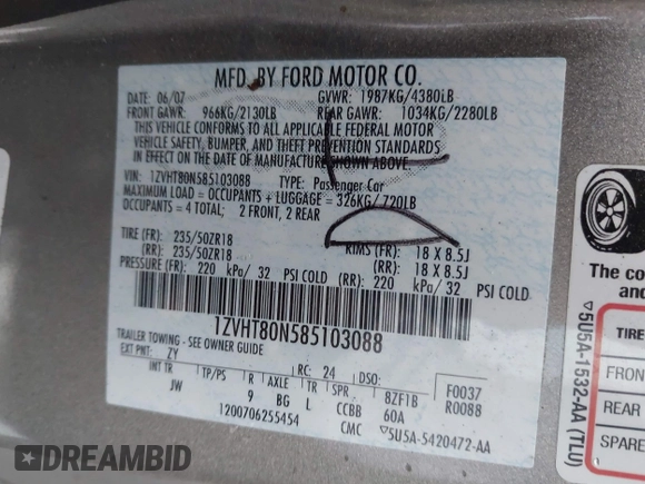 2008 Ford Mustang Deluxe z VIN 1ZVHT80N585103088, wystawiony jako IAAI lot #42473802 z przebiegiem 108 155 mil mil oraz . Historia ofert i sprzedaży dostępna na DreamBid. Obrazek 9.