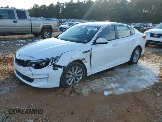 2016 Kia Optima LX z VIN 5XXGT4L36GG045424, wystawiony jako Copart lot #89372025 z przebiegiem 131 935 mil mil oraz Szkoda całkowita • Salvage title. Historia ofert i sprzedaży dostępna na DreamBid. Obrazek 1.