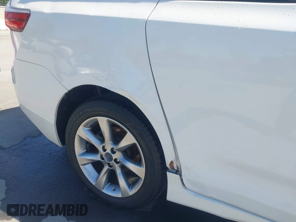 2019 Toyota Sienna XLE z VIN 5TDDZ3DC1KS224861, wystawiony jako IAAI lot #42093799 z przebiegiem 68 651 mil mil oraz . Historia ofert i sprzedaży dostępna na DreamBid. Obrazek 17.