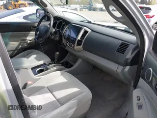 2006 Toyota Tacoma with VIN 3TMLU42NX6M005097, listed as a IAAI auction lot 41997203 with 264,291 mi miles and . Bid and sale history available at DreamBid. Image 5.