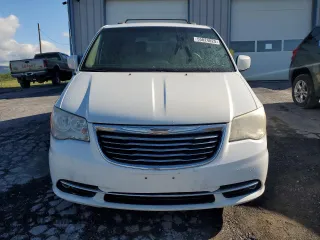 2015 Chrysler Town & Country Touring with VIN 2C4RC1BG5FR514102, listed as a Copart auction lot 55824025 with 200,969 mi miles and Clean Title. Bid and sale history available at DreamBid. Image 5.