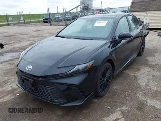 2025 Toyota Camry LE z VIN 4T1DAACK0SU057646, wystawiony jako IAAI lot #42147253 z przebiegiem 6 675 mil mil oraz . Historia ofert i sprzedaży dostępna na DreamBid. Obrazek 18.