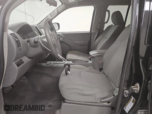 2020 Nissan Frontier S z VIN 1N6ED0EA5LN710351, wystawiony jako Copart lot #52932615 z przebiegiem 106 327 mil mil oraz Czysty tytuł • Clean title. Historia ofert i sprzedaży dostępna na DreamBid. Obrazek 7.