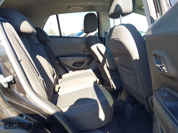 2022 Chevrolet Trax LS with VIN KL7CJNSM2NB554978, listed as a IAAI auction lot 41416440 with 23,658 mi miles. Bid and sale history available at carsss.com. Image 8.