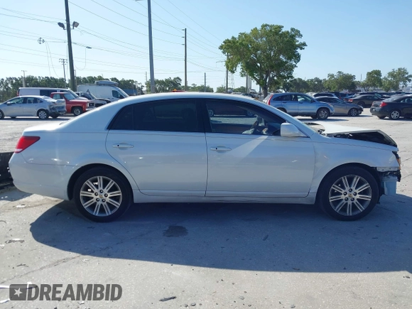 2007 Toyota Avalon XL z VIN 4T1BK36B77U223227, wystawiony jako IAAI lot #42130436 z przebiegiem 130 211 mil mil oraz . Historia ofert i sprzedaży dostępna na DreamBid. Obrazek 14.