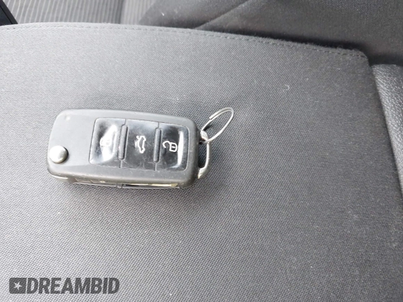 2013 Volkswagen Tiguan SE with VIN WVGAV7AX6DW544544, listed as a IAAI auction lot 42362914 with 119,754 mi miles and . Bid and sale history available at DreamBid. Image 11.