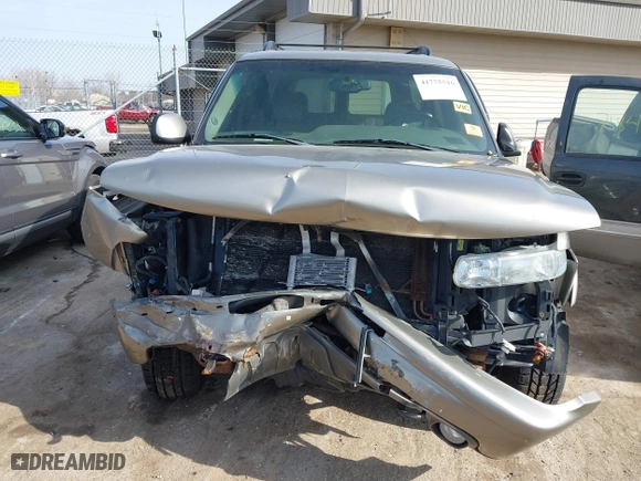 2003 Chevrolet Suburban Z71 with VIN 3GNFK16Z83G176544, listed as a IAAI auction lot 41775516 with 181,076 mi miles. Bid and sale history available at carsss.com. Image 6.
