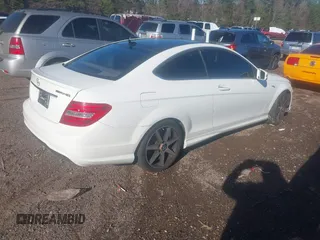 2015 Mercedes-Benz C-Class C 250 with VIN WDDGJ4HB3FG389019, listed as a IAAI auction lot 41220328 with 1 mi miles. Bid and sale history available at carsss.com. Image 4.