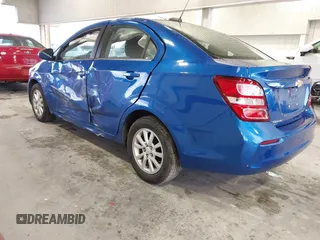 2020 Chevrolet Sonic LT z VIN 1G1JD5SB2L4138455, wystawiony jako IAAI lot #41651103 z przebiegiem 34 349 mil mil oraz . Historia ofert i sprzedaży dostępna na DreamBid. Obrazek 3.