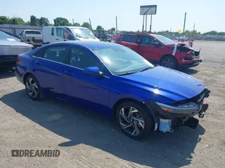 2025 Hyundai Elantra SEL Convenience z VIN KMHLS4DG9SU898434, wystawiony jako IAAI lot #42332568 z przebiegiem 10 710 mil mil oraz . Historia ofert i sprzedaży dostępna na DreamBid. Obrazek 1.