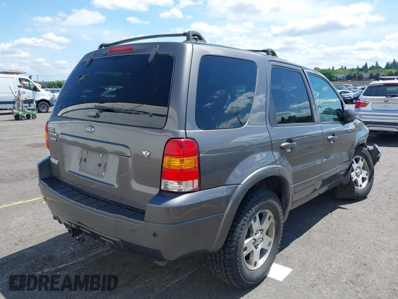 2005 Ford Escape Limited с VIN 1FMCU94115KD86427, выставлен на аукционе IAAI как лот 42322957 с пробегом 153 941 миль миль и . История ставок и продаж доступна на DreamBid. Изображение 4.
