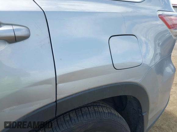 2015 Toyota Highlander XLE z VIN 5TDJKRFH9FS099780, wystawiony jako IAAI lot #42407689 z przebiegiem 159 406 mil mil oraz . Historia ofert i sprzedaży dostępna na DreamBid. Obrazek 17.