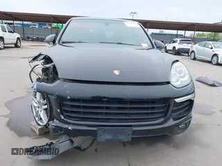 2016 Porsche Cayenne z VIN WP1AA2A29GLA00762, wystawiony jako IAAI lot #41963152 z przebiegiem 60 503 mil mil oraz . Historia ofert i sprzedaży dostępna na DreamBid. Obrazek 13.