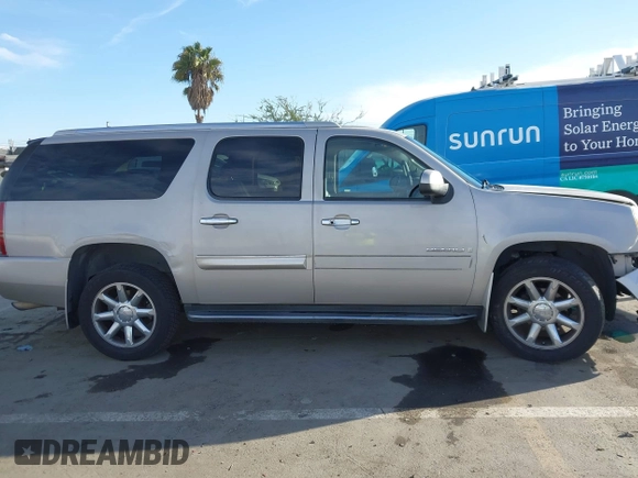 2007 GMC Yukon XL z VIN 1GKFK668X7J319869, wystawiony jako IAAI lot #41681597 z przebiegiem 154 318 mil mil oraz . Historia ofert i sprzedaży dostępna na DreamBid. Obrazek 13.