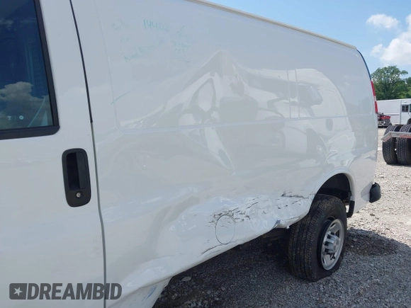 2020 Chevrolet Express Cargo with VIN 1GCWGAFG8L1173280, listed as a IAAI auction lot 42434124 with 157,399 mi miles and . Bid and sale history available at DreamBid. Image 6.