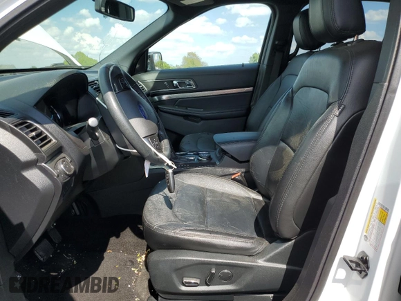 2018 Ford Explorer XLT z VIN 1FM5K8DH8JGB14704, wystawiony jako Copart lot #55526725 z przebiegiem 51 659 mil mil oraz Szkoda całkowita • Salvage title. Historia ofert i sprzedaży dostępna na DreamBid. Obrazek 7.