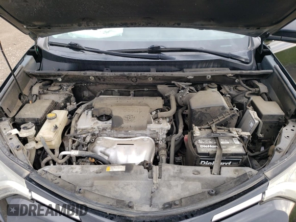 2018 Toyota RAV4 XLE z VIN 2T3WFREV8JW475748, wystawiony jako Copart lot #53929845 z przebiegiem 141 438 mil mil oraz Szkoda całkowita • Salvage title. Historia ofert i sprzedaży dostępna na DreamBid. Obrazek 12.