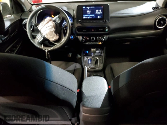 2022 Hyundai Kona SEL with VIN KM8K6CAB0NU818879, listed as a Copart auction lot 48735765 with 48,914 mi miles and Salvage Title. Bid and sale history available at DreamBid. Image 8.